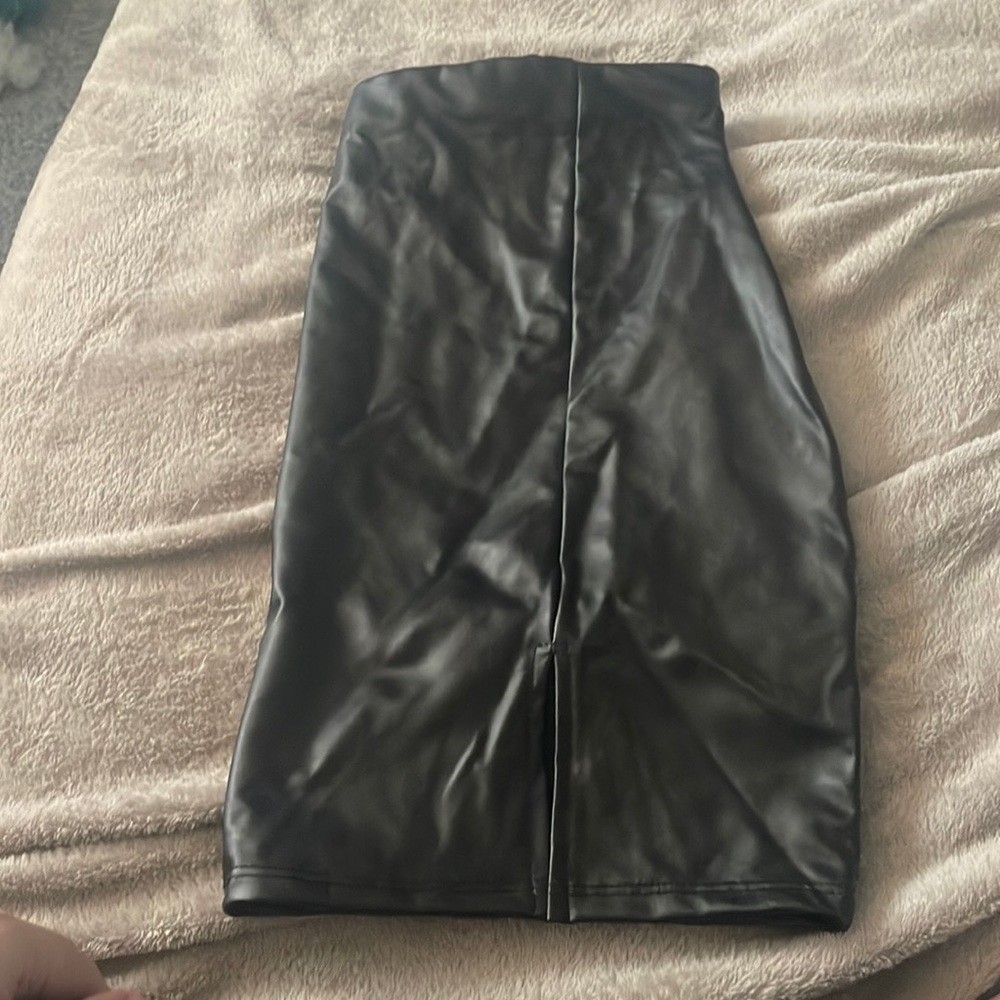 Faux Leather Skirt L